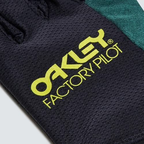 OAKLEY ( �I�[�N���[ ) �w�t���E�t���t�B���K�[ ALL MOUNTAIN MTB GLOVE ( �I�[�� �}�E���e�� MTB �O���[�u ) �u���b�N/�x�C�x���[ L
