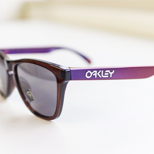 OAKLEY ( オークリー ) FROGSKINS ( フロッグスキンズ ) ブルー/レッド