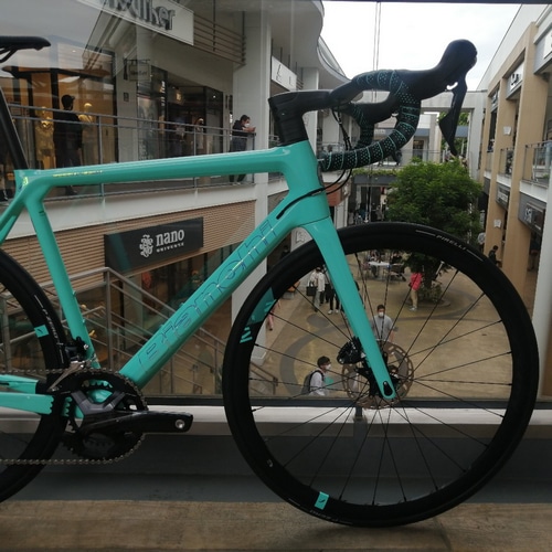 BIANCHI ( ビアンキ ) ロードバイク SPECIALISSIMA D ULT（ スペシャリッシマ ディスク アルテグラ ） メトロン  入間アウトレット チェレステ 57（ 適応身長目安180cm前後 ）