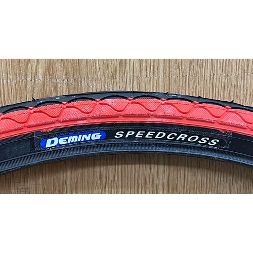 サギサカ クリンチャー カラータイヤ ブラック/レッド 700X35C ( 622 )