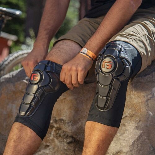 G-FORM ( ジーフォーム ) プロテクター ひざ PRO-X2 KNEE PAD ( プロ