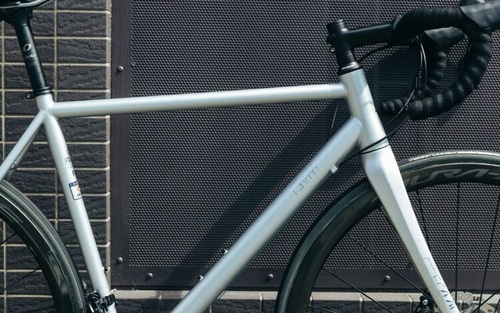 シルバー アルミロードバイク 90022-70_ALLEZ-E5-DISC-SMK-WHT