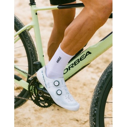 ETXE-ONDO ( エチェオンド ) ソックス PRO LIGHTWEIGHT SOCKS ( プロ ライトウェイト ソックス ) ホワイト S/M ( 24-26.5cm )