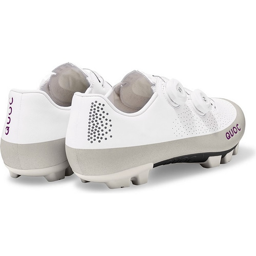 QUOC ( NIbN ) rfBOV[Y GRAN TOURER XC ( O cA[ XC ) `[N 40 ( 25.3cm )