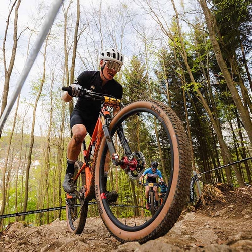 GOODYEAR ( �O�b�h�C���[ ) �`���[�u���X�^�C�� PEAK ULTIMATE TUBELESS COMPLETE ( �s�[�N �A���e�B���C�g �`���[�u���X�R���v���[�g ) �u���b�N 29X2.25 ( 622 )