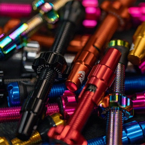 WOLFTOOTH ( EtgD[X ) ouGNXeV TUBELESS VALVE STEM KIT FOR CLIK VALVE ( `[uXou XeLbg NbNoup ) EgoCIbgp[v 44MM