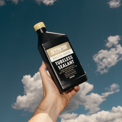 STANS ( �X�^���Y ) �p���N�C���L�b�g ROLLED GOLD TUBELESS SEALANT ( ���[���h �S�[���h �`���[�u���X �V�[�����g ) 500ml
