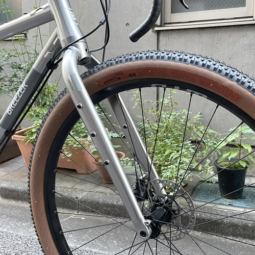 【アウトレット特価】 BREEZER ( ブリーザー ) グラベルロード RADAR X PRO ( レイダー エックス プロ ) ロウ シルバー 48 (身長目安170cm前後)