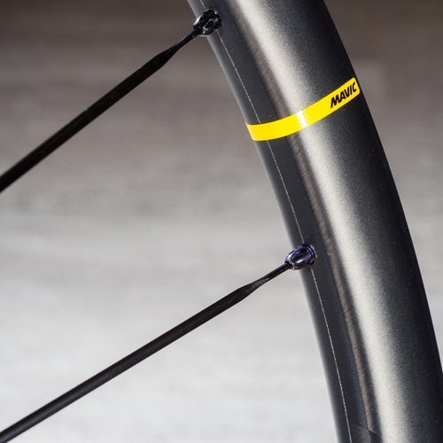 MAVIC ( }BbN ) [hoCNpzC[(fBXNu[Lp) COSMIC SLR 32 DISC 21MM ( RX~bN SLR 32 fBXN )+ YKSION PRO UST II 25C OZbg/V}mHG/700C (622x21TC) [^C:25-32mm]