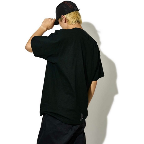 CHARI&CO ( �`���� �A���h �R�[ ) �s�V���c�E�J�W���A���E�F�A JUN OSON CENTERFIELD SCREEN TEE ( �W���� �I�I�\�m �Z���^�[�t�B�[���h �X�N���[�� �e�B�[ ) �u���b�N M