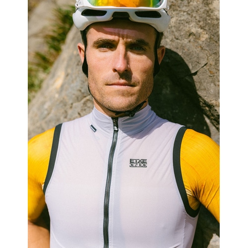 ETXE-ONDO ( �G�`�F�I���h ) �x�X�g�E�W�� EON VEST ( �G�I�� �x�X�g ) �O���[ M