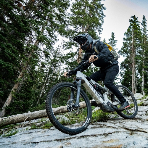 TANNUS ( ^iX ) `[u TUBELESS FUSION ( `[uXt[W ) 27.5×2.1-2.6 / ETRTO:[53-65]-584