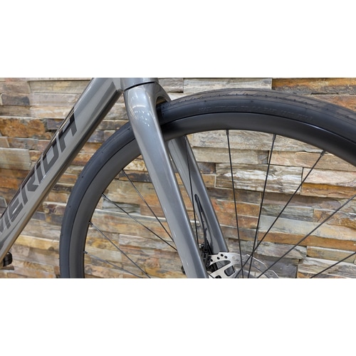 MERIDA ( �����_ ) ���[�h�o�C�N SCULTURA ENDURANCE AL CUES ( �X�N���g�D�[�� �G���f�������X AL �L���[�Y ) F32 �O���[ 49 ( �g���ڈ�175cm�O�� )