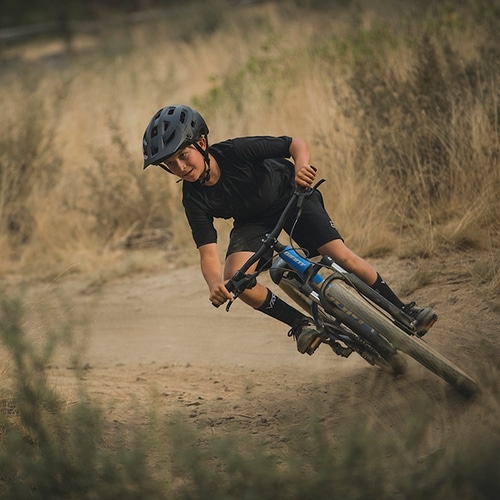 GIANT ( WCAg ) LbYoCN STP 24 ( GXeBs[ 24 ) }bgAW[u[ 300 iKg130-145cmj