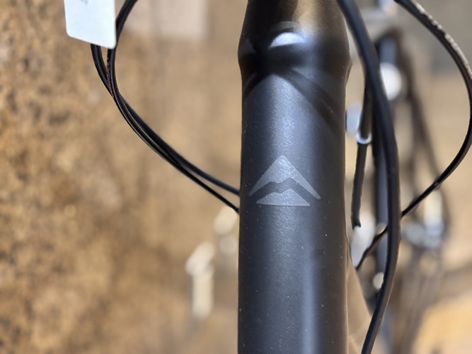 MERIDA ( �����_ ) ���[�h�o�C�N SCULTURA 400 ( �X�N���g�D�[�� 400 ) �V���N�u���b�N / �_�[�N�V���o�[ ( FK02 ) 41 / 3S (�K���g���ڈ�150-160cm�O��)