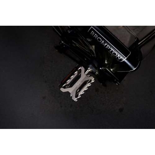 BROMPTON ( �u�����v�g�� ) �t���b�g�y�_�� SUPERLIGHT QUICK RELEASE PEDAL ( �X�[�p�[���C�g �N�C�b�N �����[�X �y�_�� ) �V���o�[