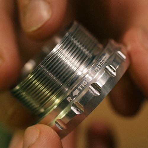 WOLFTOOTH ( ウルフトゥース ) BB(ボトムブラケット) BSA BOTTOM BRACKET ウルトラバイオレットパープル 24mm for Shimano