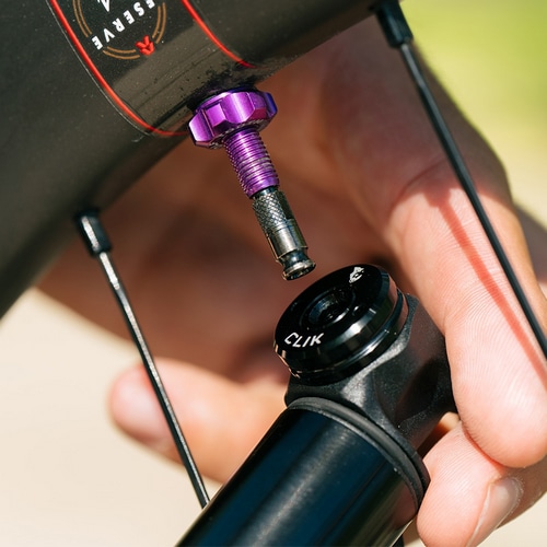 WOLFTOOTH ( EtgD[X ) ouGNXeV TUBELESS VALVE STEM KIT FOR CLIK VALVE ( `[uXou XeLbg NbNoup ) EgoCIbgp[v 44MM