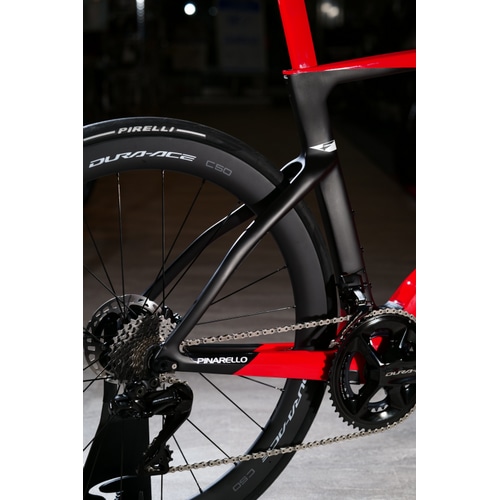 PINARELLO ( ピナレロ ) ロードバイク DOGMA F DISK ( ドグマ F ディスク ) D402 サミット レッド 53  （適正身長180cm前後） 【店舗オリジナル完成車】| 自転車・パーツ・ウェア通販 | ワイズロードオンライン