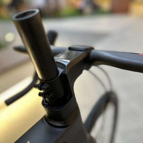 FOCUS ( フォーカス ) ロードバイク IZALCO MAX9 ( イザルコ マックス9 ) Ultegra Di2 + RACING400 DB 越谷アウトレット特価 マット カーボンブラック 52S (身長目安170cm前後)