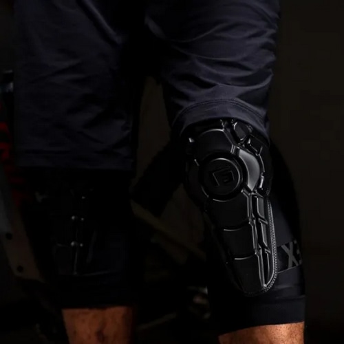 G-FORM ( W[tH[ ) veN^[ PRO-X3 KNEE GUARD ( v GbNX3 j[K[h ) gv}bhubN L