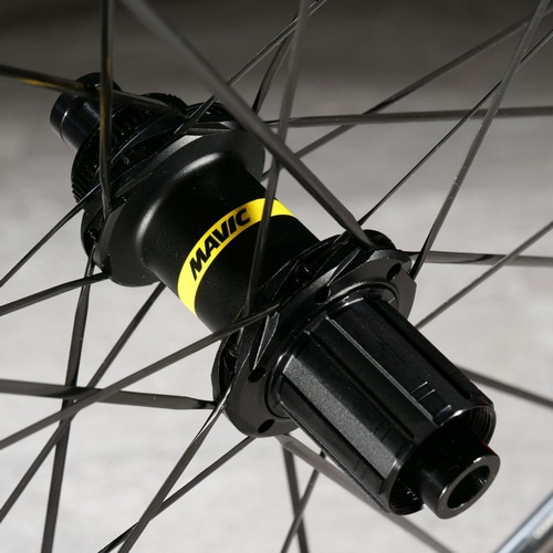 MAVIC ( }BbN ) [hoCNpzC[(fBXNu[Lp) COSMIC SLR 65 DISC 19MM ( RX~bN SLR 65 fBXN )+ YKSION PRO UST II 25C OZbg/V}mHG/700C (622x19TC) [^C:23-62mm]