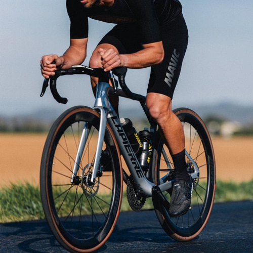 MAVIC ( �}���B�b�N ) ���[�h�o�C�N�p�z�C�[��(�f�B�X�N�u���[�L�p) COSMIC SLR 45 DISC 23MM ( �R�X�~�b�N SLR ) �t�����g�̂� / �V�}�mHG (M11) / 700C(622x23TC)[�����^�C����:28-64mm]