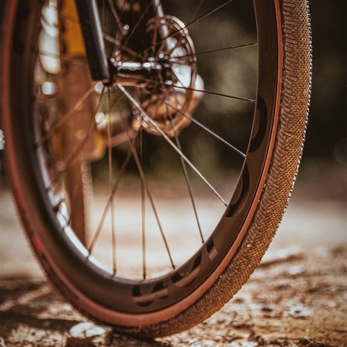 SCHWALBE ( �V�������x ) �`���[�u���X�^�C�� �V�������x �W�[���� R �g�����X�y�A�����g 650X45B ( 584 )