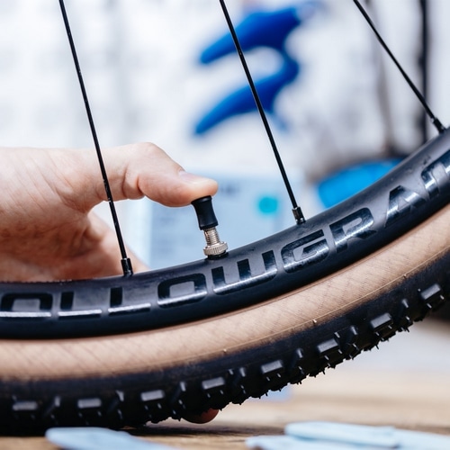 SCHWALBE ( �V�������x ) �`���[�u SCV17 ��/�N���b�N�o���u40mm/SCV40mm 700 ( 40-609/28/47-622/32-630/40-635 )