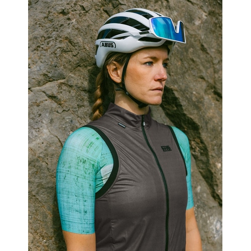 ETXE-ONDO ( エチェオンド ) ベスト・ジレ EON VEST ( エオン ベスト ) アンスラサイト M