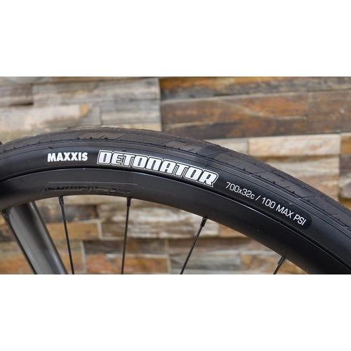 MERIDA ( �����_ ) ���[�h�o�C�N SCULTURA ENDURANCE AL CUES ( �X�N���g�D�[�� �G���f�������X AL �L���[�Y ) F32 �O���[ 49 ( �g���ڈ�175cm�O�� )