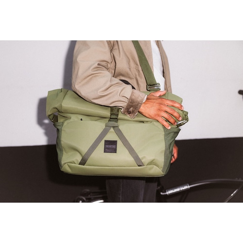 BROMPTON ( �u�����v�g�� ) �t�����g�o�b�O/�n���h���o�b�O ROLLTOP BAG LARGE ( ���[���g�b�v�o�b�O ���[�W ) �I���[�u�O���[��