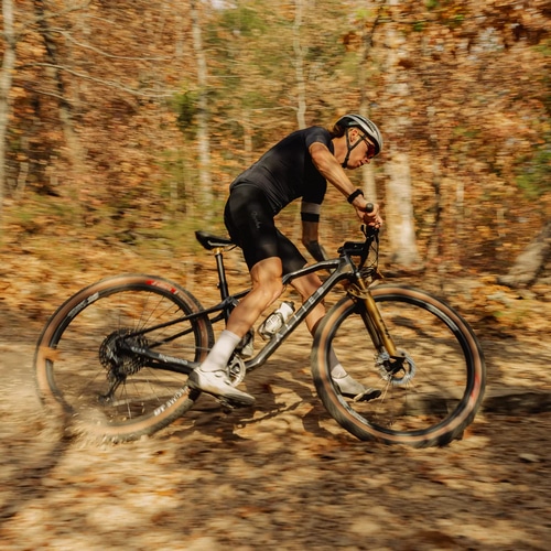 VITTORIA ( �r�b�g���A ) �`���[�u���X�^�C�� TERRENO XC-TRAIL G2.0 TLR ( �e���[�m �N���X�J���g���[�g���C�� G2.0 �`���[�u���X���f�B ) �I�[���u���b�N 29X2.25 ( 622 )