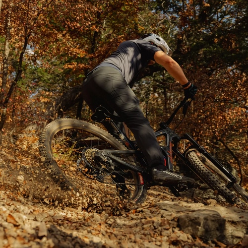 VITTORIA ( �r�b�g���A ) �`���[�u���X�^�C�� MARTELLO TRAIL G2.0 TLR ( �}���e�� �g���C�� G2.0 �`���[�u���X���f�B ) �u���b�N/�O���[ 29X2.6 ( 622 )