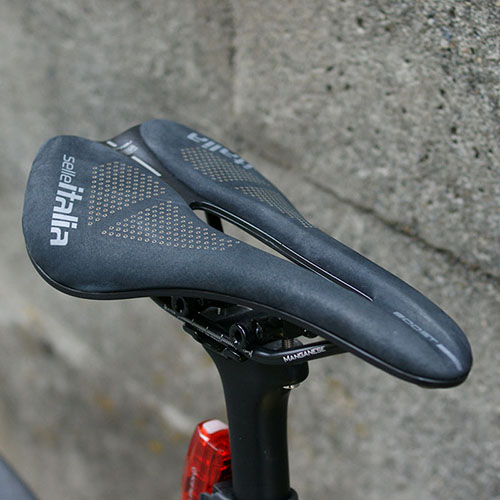 SELLE-ITALIA ( �Z���C�^���A ) �t�J���I���W�i�� �T�h�� NOVUS BOOST EVO TM SUPERFLOW ( �m�u�X �u�[�X�g �G�{ TM �X�[�p�[�t���[ ) �k�o�b�N L3