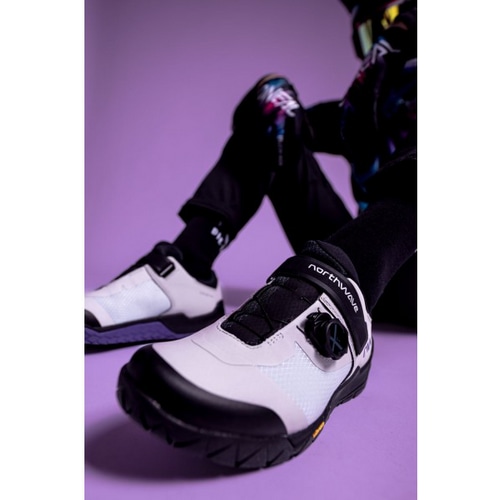 NORTH WAVE ( �m�[�X�E�F�[�u ) �r���f�B���O�V���[�Y OVERLAND PLUS ( �I�[�o�[�����h �v���X ) ���C�g�O���[/�_�[�N�p�[�v�� 42 ( 26.7cm )