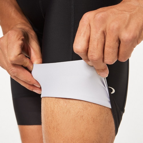 OAKLEY ( �I�[�N���[ ) �r�u�V���[�c ENDURANCE BIB BLACK OUT ( �u���b�N�A�E�g  ) XS