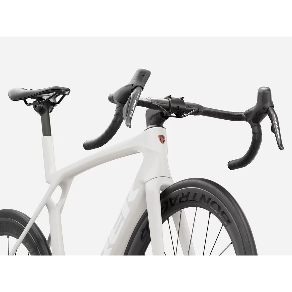 TREK ( トレック ) ロードバイク MADONE SL 6 GEN 8 ( マドン SL 6 ジェネレーション 8 ) エラホワイト XS ( 身長目安155cm前後 )