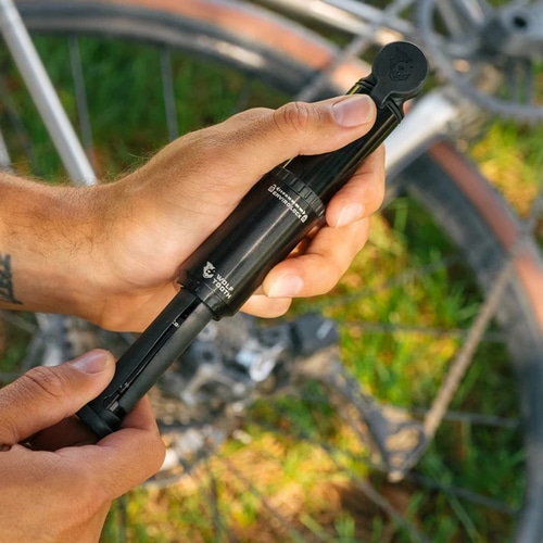 WOLFTOOTH ( ウルフトゥース ) 携帯用ポンプ ENCASE PUMP FOR CLIK VALVE ( エンケース ポンプ クリックバルブ専用 ) 30CC