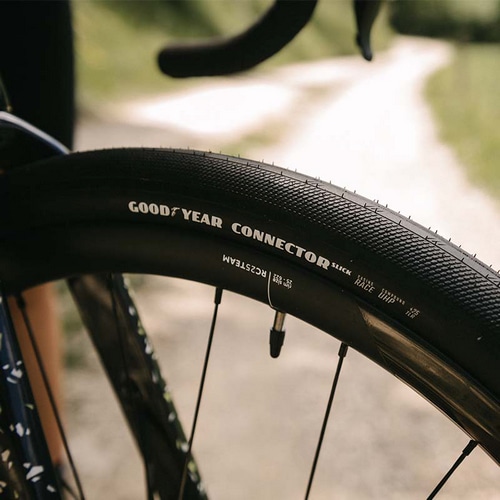 GOODYEAR ( ObhC[ ) `[uX^C CONNECTOR SLICK ( RlN^[ XbN ) ubN 700X40C ( 622 )