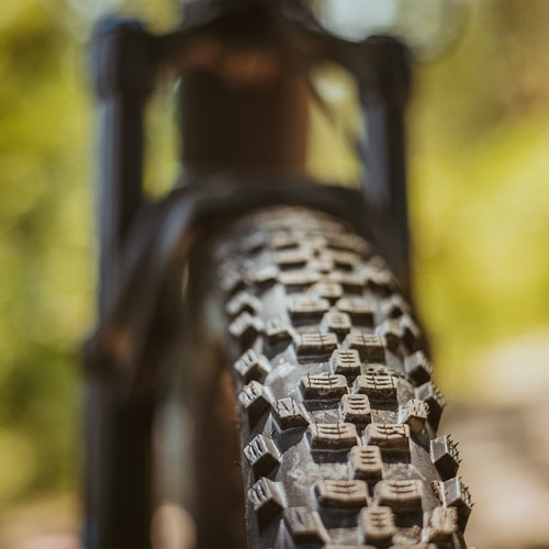 SCHWALBE ( �V�������x ) �N�����`���[�^�C�� SMART SAM ( �X�}�[�g�T�� ) �u���b�N 16X1.85 ( 305 )