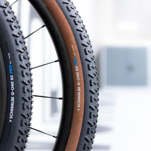 SCHWALBE ( �V�������x ) �`���[�u���X�^�C�� G-ONE RX PRO ( �W�[���� RX �v�� ) �g�����X�y�A�����g 700x45C ( 622 )