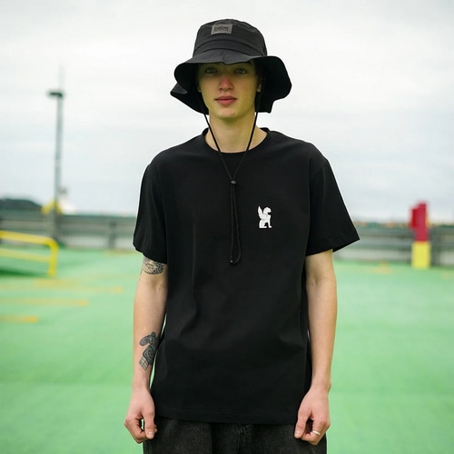 CHROME ( N[ ) sVcEJWAEFA LIMESTONE CAVE TEE STACKED LOGO ( CXg[ P[u eB[ X^bN S ) ubN M