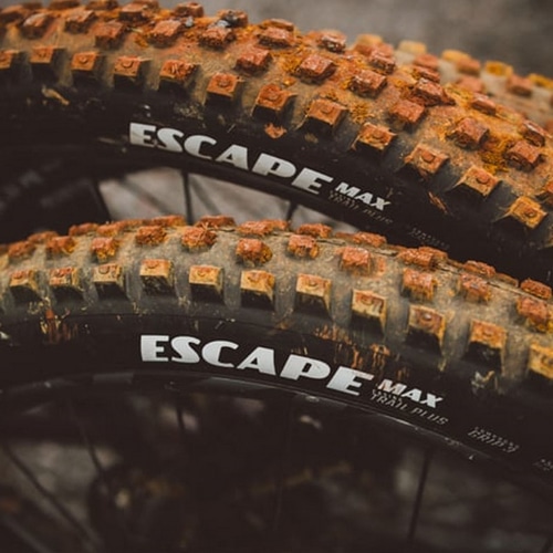 GOODYEAR ( �O�b�h�C���[ ) �`���[�u���X�^�C�� ESCAPE MAX TRAIL LITE GRIP3 TLR ( �G�X�P�[�v �}�b�N�X �g���C�� ���C�g �O���b�v3 �`���[�u���X���f�B ) �u���b�N 29X2.4 ( 622 )