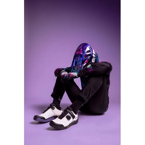 NORTH WAVE ( �m�[�X�E�F�[�u ) �r���f�B���O�V���[�Y OVERLAND PLUS ( �I�[�o�[�����h �v���X ) ���C�g�O���[/�_�[�N�p�[�v�� 42 ( 26.7cm )