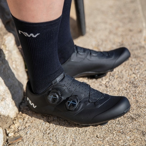 NORTH WAVE ( �m�[�X�E�F�[�u ) �r���f�B���O�V���[�Y EXTREME PLUS ( �G�N�X�g���[�� �v���X ) �z���C�g/�u���b�N 44 ( 28.0cm )