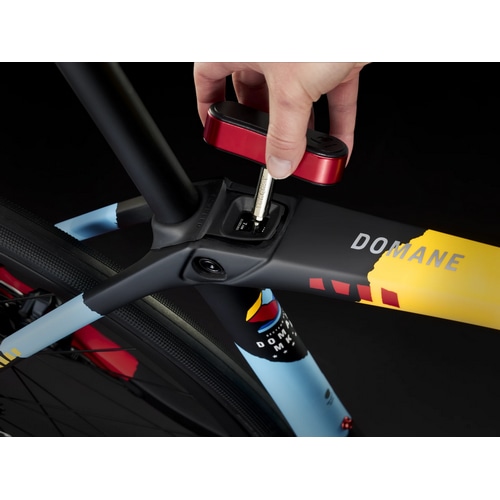 TREK ( トレック ) ロードバイク DOMANE SLR 7 ( ドマーネ SLR 7 ) トレックブラック 50 ( 適正身長160-165cm前後 )