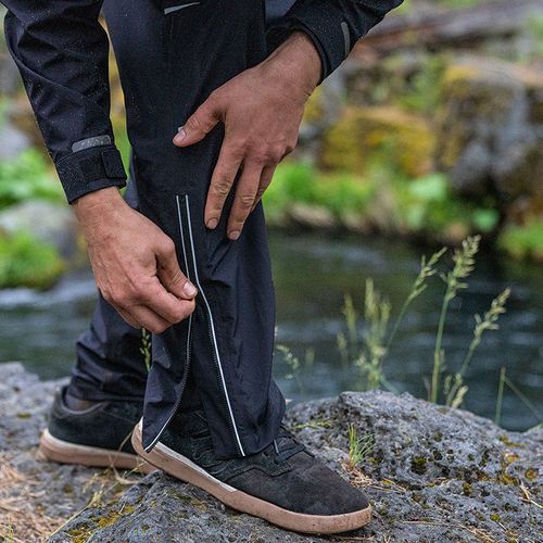 SHOWERSPASS ( �V�����[�Y�p�X ) ���C���E�F�A TIMBERLLINE PANTS ( �e�B���o�[���C�� �p���c ) �u���b�N S