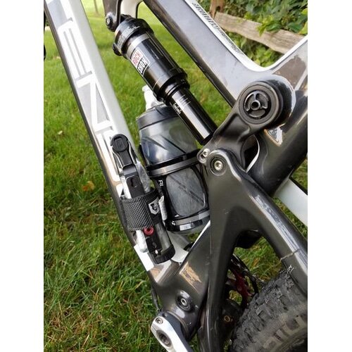 WOLFTOOTH ( �E���t�g�D�[�X ) �{�g���P�[�W�{���g�E�p�[�c B-RAD ACCESORY MINI STRAP MOUNT ( B-RAD �A�N�Z�T���[ �~�j�X�g���b�v�}�E���g )