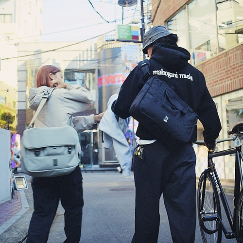 CHROME ( �N���[�� ) ���b�Z���W���[�o�b�O MIDTOWN MESSENGER ( �~�b�h�^�E�� ���b�Z���W���[ ) �Z�[�W 20L